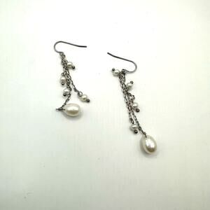 Unbranded Silver tone dangle drop faux pearl pierced earrings Preppy